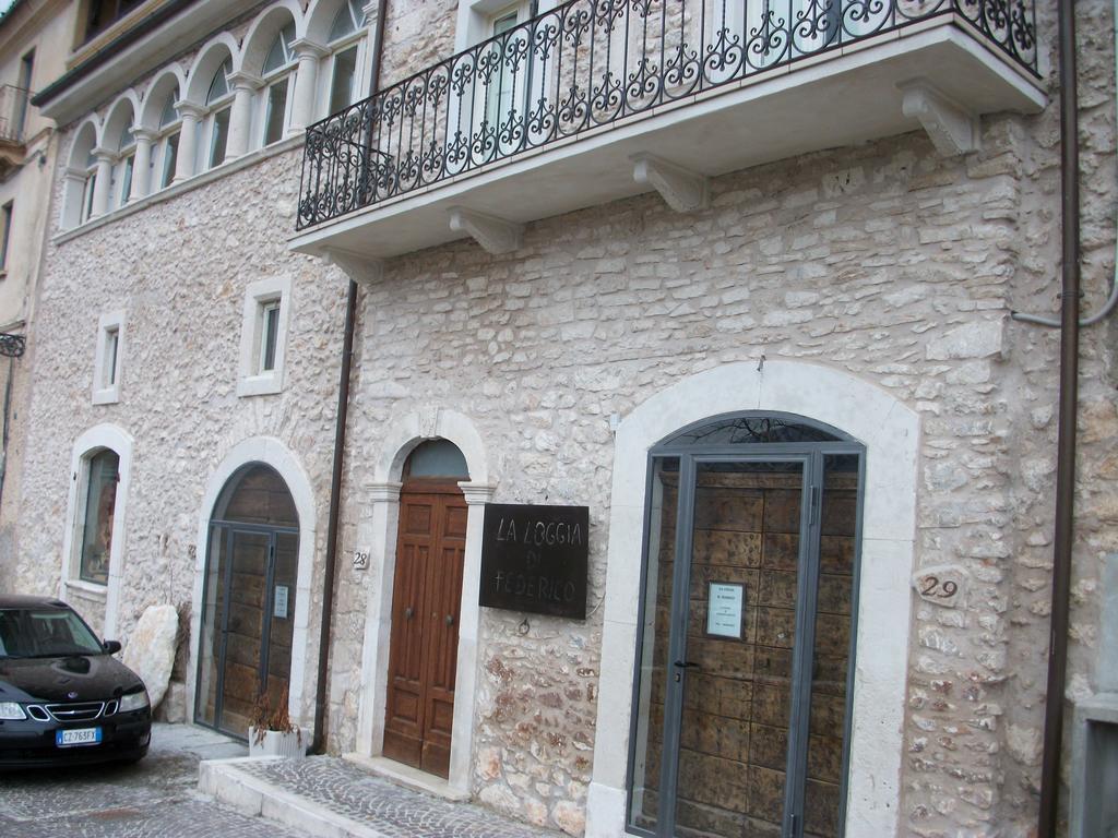 La Loggia Di Federico Hotel Navelli Exterior photo